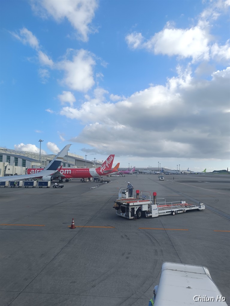 那覇空港P1駐車場